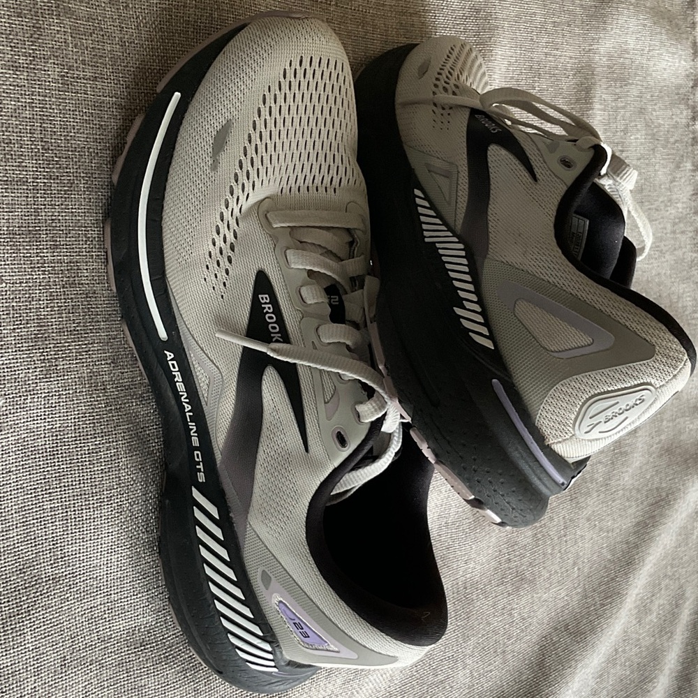 Brooks Athletic Shoes in Gray and Black - Picture 12 of 16